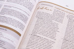 RVR 1960 Biblia de Estudio para Mujeres, azul floreado tela impresa con índice