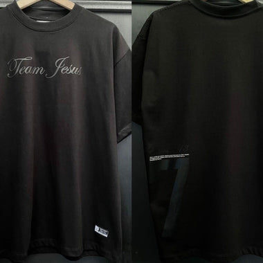 Camisa Unisex Negra Semi Oversized - Team Jesus