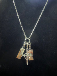 Confianza Necklace - Philippians 3:5-9 | Collar Cristo Mi Fortaleza